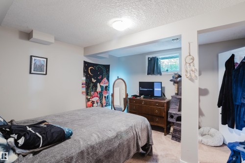 11916 152A Avenue, Edmonton, AB - Indoor Photo Showing Bedroom