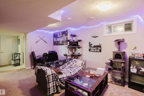 11916 152A Avenue, Edmonton, AB - Indoor