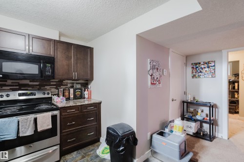 11916 152A Avenue, Edmonton, AB - Indoor Photo Showing Kitchen