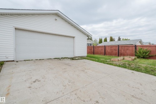 11916 152A Avenue, Edmonton, AB - Outdoor