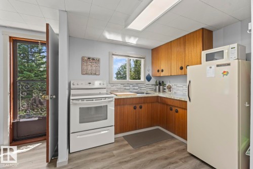 A&B 11031 Hghway 28, Rural St. Paul County, AB - Indoor Photo Showing Kitchen