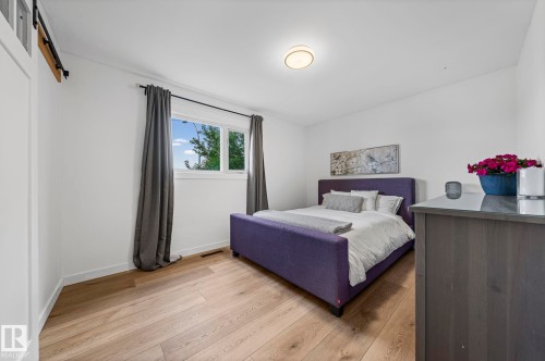5707 95 Avenue Nw, Edmonton, AB - Indoor Photo Showing Bedroom