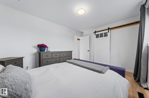 5707 95 Avenue Nw, Edmonton, AB - Indoor Photo Showing Bedroom