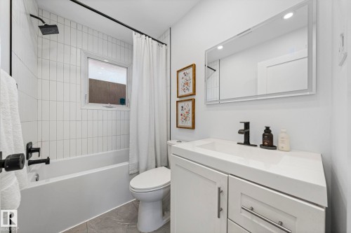 5707 95 Avenue Nw, Edmonton, AB - Indoor Photo Showing Bathroom