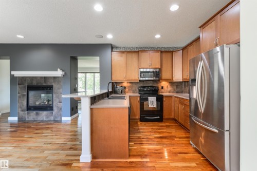 1607 Kerr Road Nw, Edmonton, AB - Indoor Photo Showing Kitchen With Double Sink
