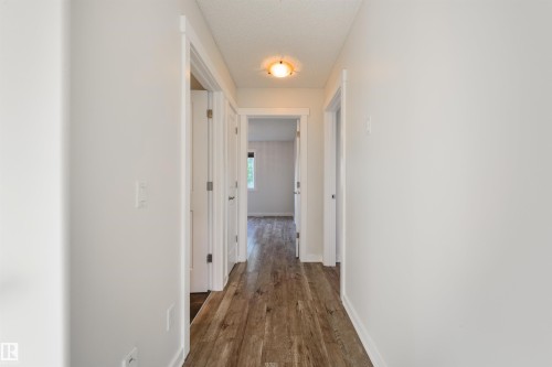 1607 Kerr Road Nw, Edmonton, AB - Indoor Photo Showing Other Room