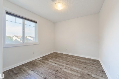 1607 Kerr Road Nw, Edmonton, AB - Indoor Photo Showing Other Room