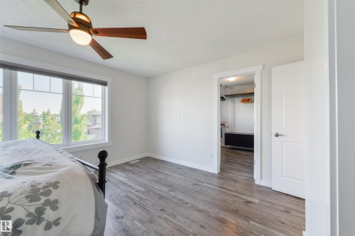 1607 Kerr Road Nw, Edmonton, AB - Indoor Photo Showing Bedroom