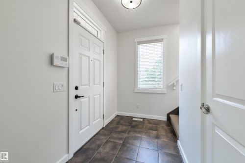 1607 Kerr Road Nw, Edmonton, AB - Indoor Photo Showing Other Room