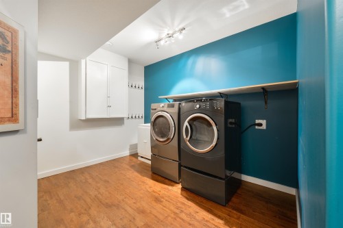 1607 Kerr Road Nw, Edmonton, AB - Indoor Photo Showing Laundry Room