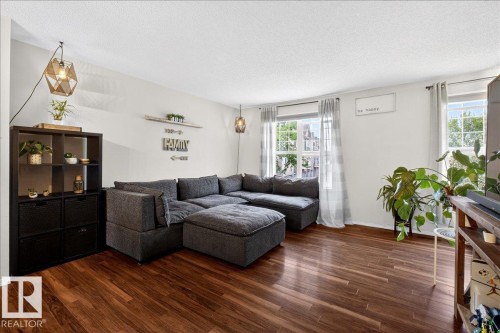 66 5604 199 Street, Edmonton, AB - Indoor Photo Showing Living Room
