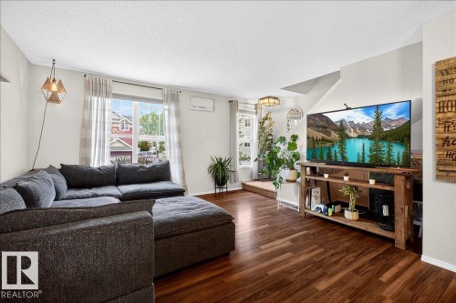 66 5604 199 Street, Edmonton, AB - Indoor Photo Showing Living Room