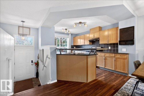 66 5604 199 Street, Edmonton, AB - Indoor Photo Showing Kitchen