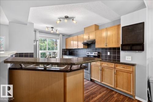 66 5604 199 Street, Edmonton, AB - Indoor Photo Showing Kitchen