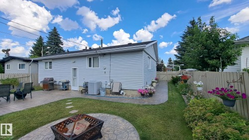 9528 54 Street Nw, Edmonton, AB - Outdoor