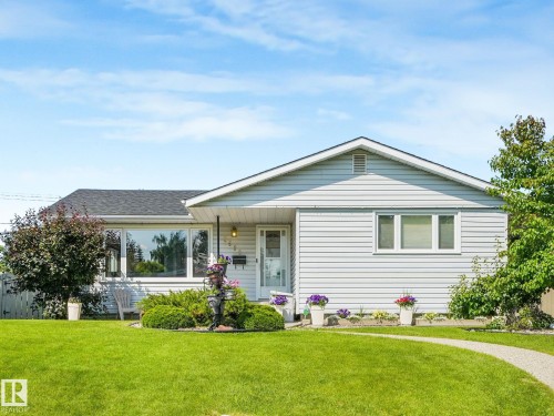 9528 54 Street Nw, Edmonton, AB - Outdoor