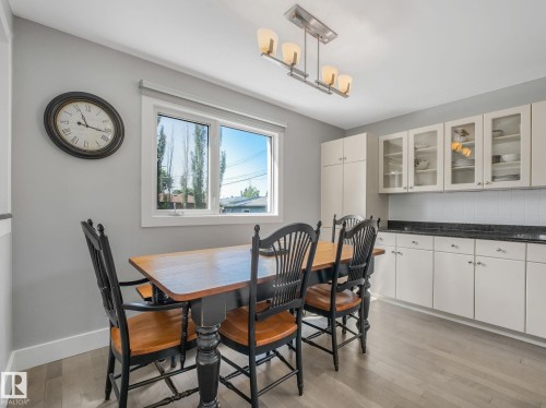 9528 54 Street Nw, Edmonton, AB - Indoor Photo Showing Dining Room