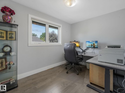 9528 54 Street Nw, Edmonton, AB - Indoor Photo Showing Office