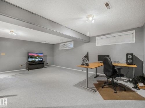 9528 54 Street Nw, Edmonton, AB - Indoor