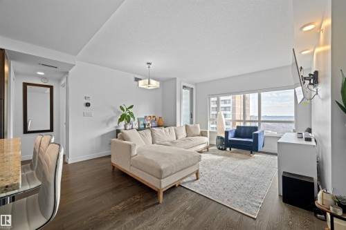 #1104 9720 106 St Nw, Edmonton, AB - Indoor Photo Showing Living Room
