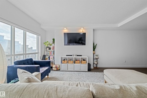 #1104 9720 106 St Nw, Edmonton, AB - Indoor Photo Showing Living Room