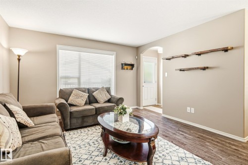 18080 89 Street Nw, Edmonton, AB - Indoor Photo Showing Living Room