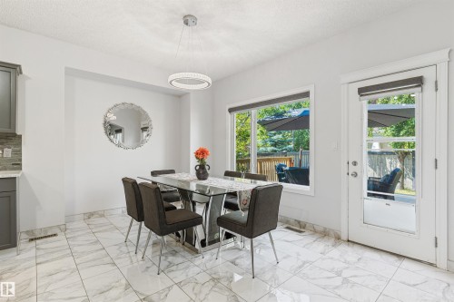 1075 Mckinney Green Nw, Edmonton, AB - Indoor Photo Showing Dining Room