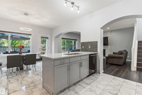 1075 Mckinney Green Nw, Edmonton, AB - Indoor Photo Showing Other Room