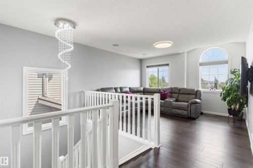 1075 Mckinney Green Nw, Edmonton, AB - Indoor Photo Showing Other Room