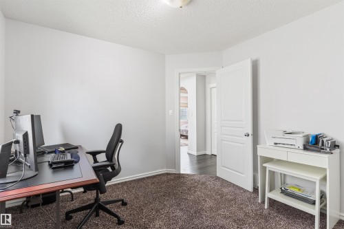1075 Mckinney Green Nw, Edmonton, AB - Indoor Photo Showing Office