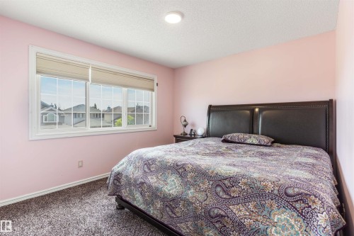 1075 Mckinney Green Nw, Edmonton, AB - Indoor Photo Showing Bedroom