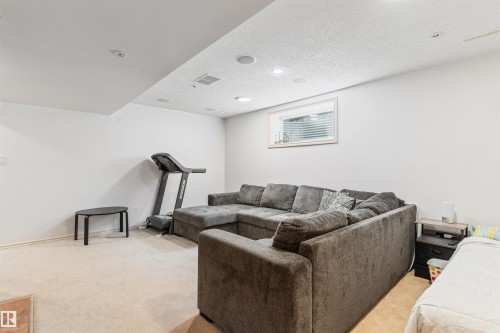 1075 Mckinney Green Nw, Edmonton, AB - Indoor