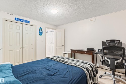 1075 Mckinney Green Nw, Edmonton, AB - Indoor Photo Showing Bedroom