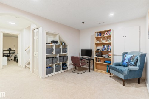 1075 Mckinney Green Nw, Edmonton, AB - Indoor