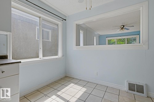 12119 95A Street Nw, Edmonton, AB - Indoor Photo Showing Other Room