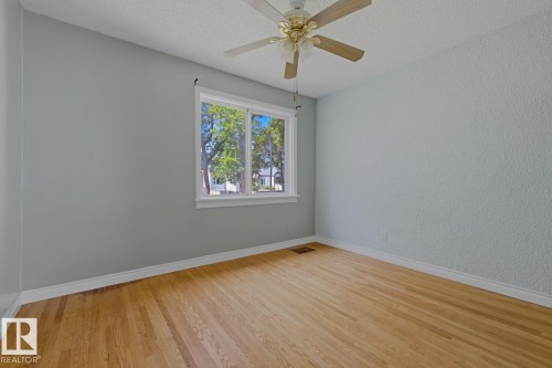 12119 95A Street Nw, Edmonton, AB - Indoor Photo Showing Other Room