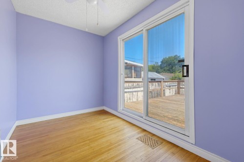 12119 95A Street Nw, Edmonton, AB - Indoor Photo Showing Other Room