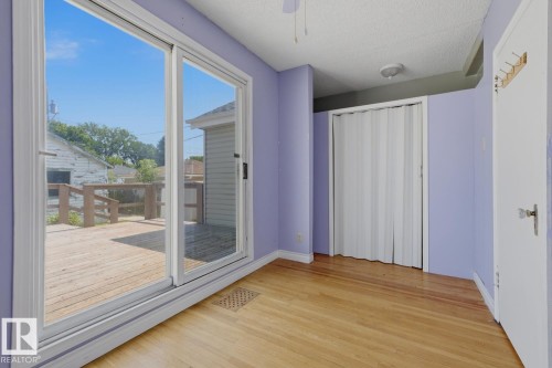 12119 95A Street Nw, Edmonton, AB - Indoor Photo Showing Other Room