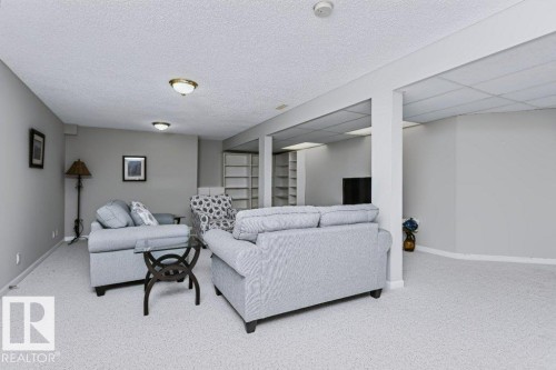 #18 9420 172 St Nw, Edmonton, AB - Indoor