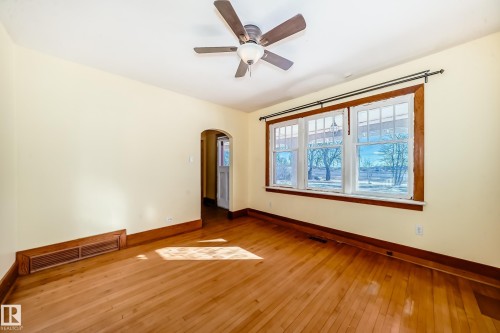 449 Jennifer Heil Way, Spruce Grove, AB - Indoor Photo Showing Other Room