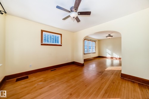 449 Jennifer Heil Way, Spruce Grove, AB - Indoor Photo Showing Other Room