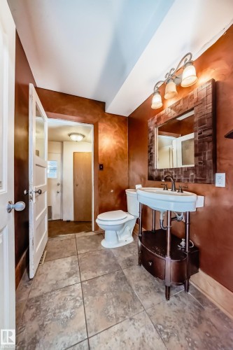 449 Jennifer Heil Way, Spruce Grove, AB - Indoor Photo Showing Bathroom