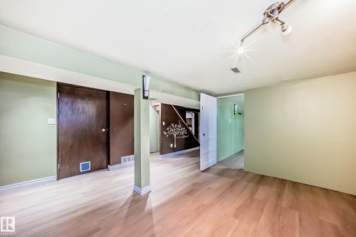 449 Jennifer Heil Way, Spruce Grove, AB - Indoor Photo Showing Other Room