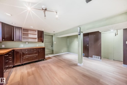 449 Jennifer Heil Way, Spruce Grove, AB - Indoor Photo Showing Kitchen