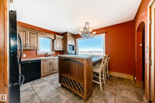 449 Jennifer Heil Way, Spruce Grove, AB - Indoor Photo Showing Kitchen