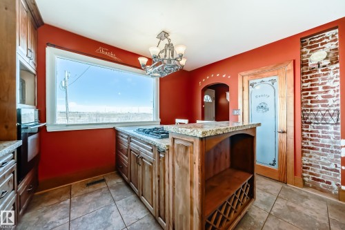 449 Jennifer Heil Way, Spruce Grove, AB - Indoor Photo Showing Kitchen