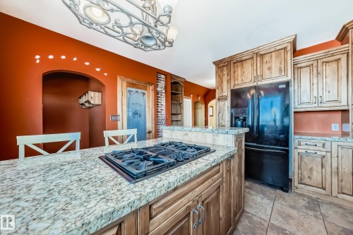 449 Jennifer Heil Way, Spruce Grove, AB - Indoor Photo Showing Kitchen