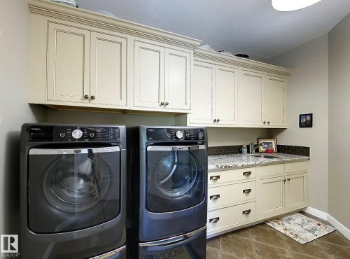 6663 15 Ave, Edson, AB - Indoor Photo Showing Laundry Room