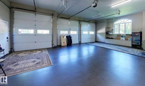 6663 15 Ave, Edson, AB - Indoor Photo Showing Garage