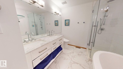 109 Ironwood Place Nw, Edmonton, AB - Indoor Photo Showing Bathroom